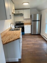 Building Photo - 105 2nd St