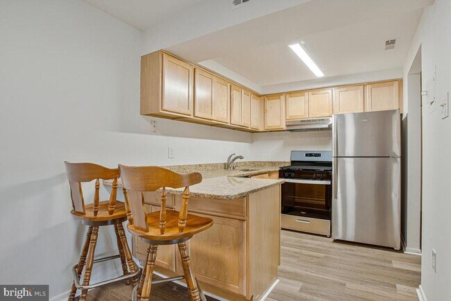 Foto del edificio - 2574 Riva Rd