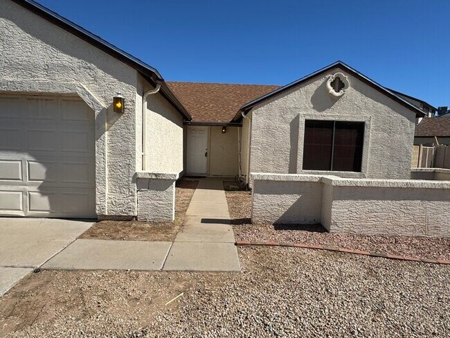 Foto del edificio - Glendale 3/2 With Garage