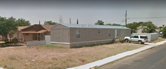 Building Photo - 1223 Hanck