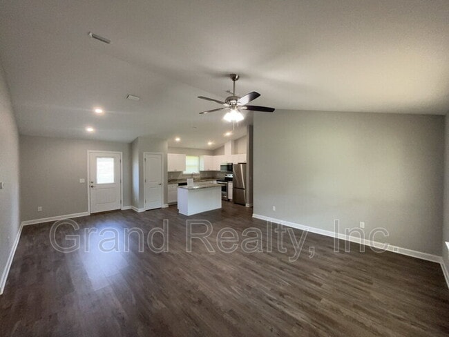 Building Photo - 4010 Roxies Ln