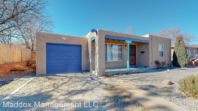 2 br, 1 bath House - 1305 Hermosa Dr SE photo'