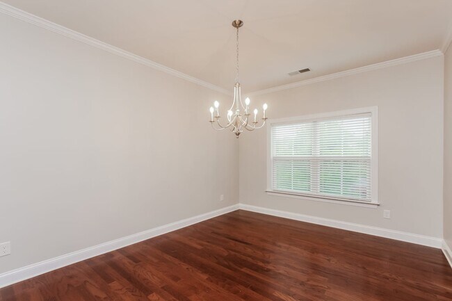 Building Photo - 2634 Eight Iron Dr