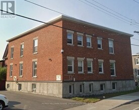 Building Photo - 135 Concord St S