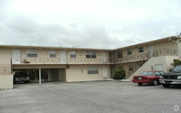 12320 NE 4th Ct - Wallace Apartments