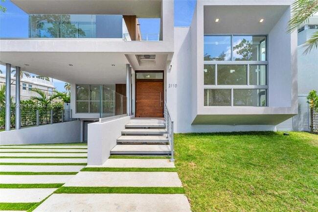Building Photo - 2110 S Miami Ave