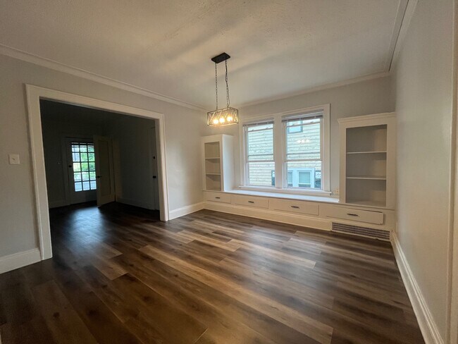 Foto del edificio - 3265 E Overlook Rd