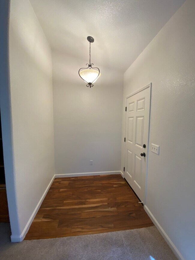Foto del edificio - Lovely 2 bedroom, 2 bath home on Dolcetto Court coming soon!