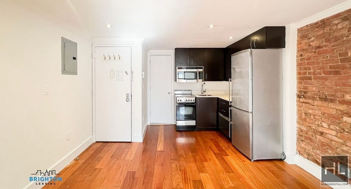 Building Photo - CHARMING EAST VILLAGE 1BR NEAR F TRAIN