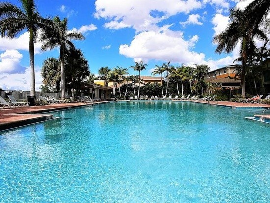 Foto del edificio - 767 Millbrae Ct