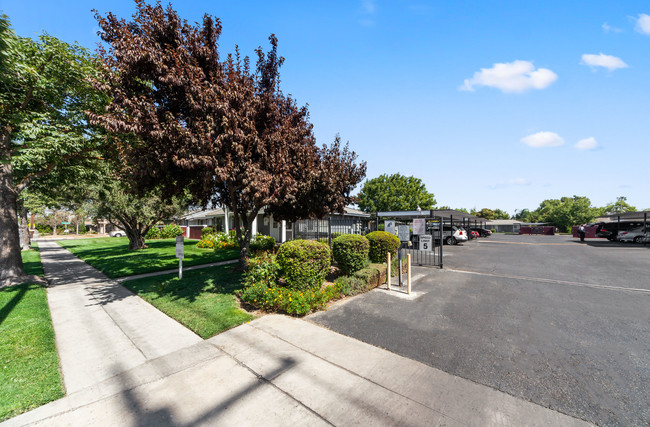 Building Photo - Alder Heights Apartment Homes