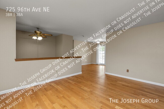 Foto del edificio - 725 96th Ave NE
