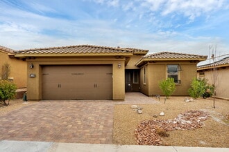Building Photo - 1011 Via Nandina Pl