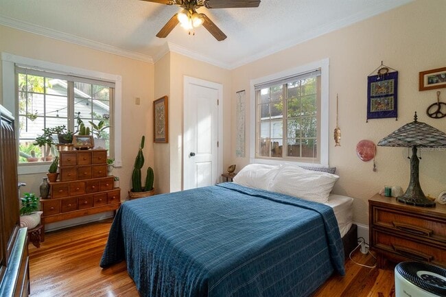 Foto del edificio - 443 Shine Ave