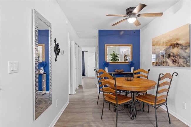 Foto del edificio - 2819 Marconi St