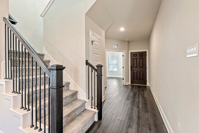 Foto del edificio - Luxurious 3 bedrooms 2.5 bathrooms home in Buda!!!