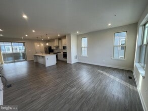 Building Photo - 8715 Shady Pines Dr