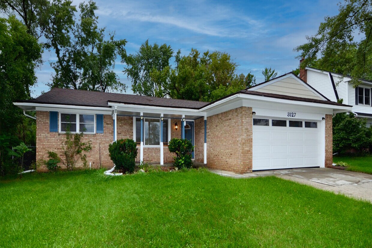 Primary Photo - 3127 Plymouth Rd