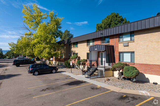 Exterior - Chatfield Lake Apartments