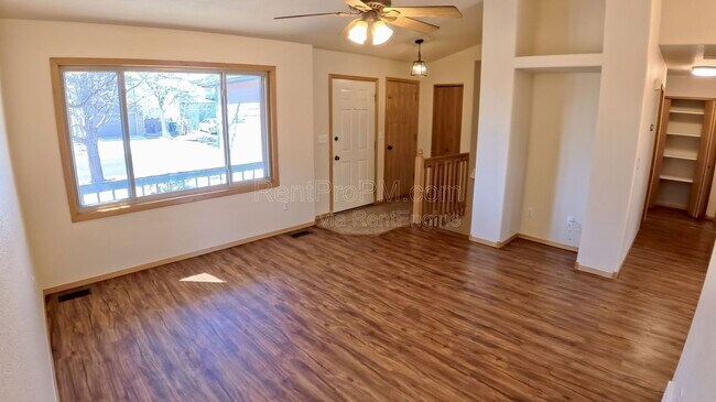 Foto del edificio - 1514 Carmela Ct