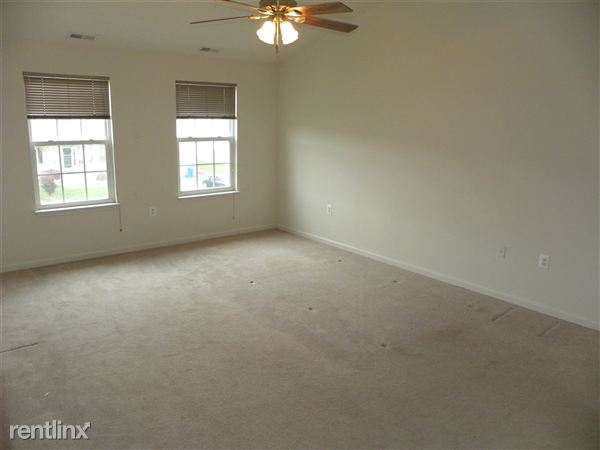 Building Photo - 10418 Country Grove Cir