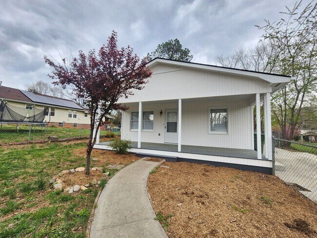 Foto del edificio - West Asheville Bungalow