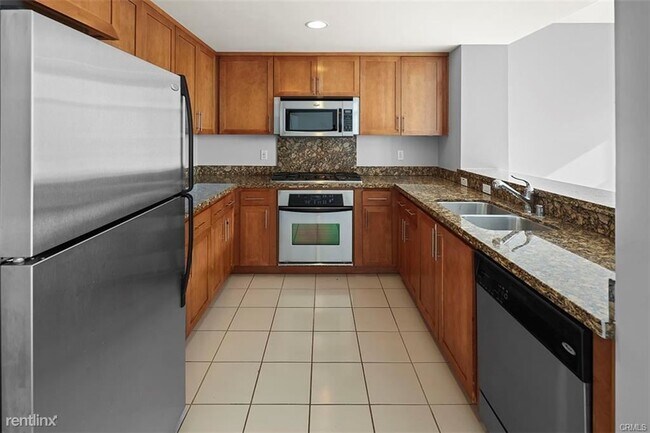 Foto del edificio - 400 W Ocean Blvd