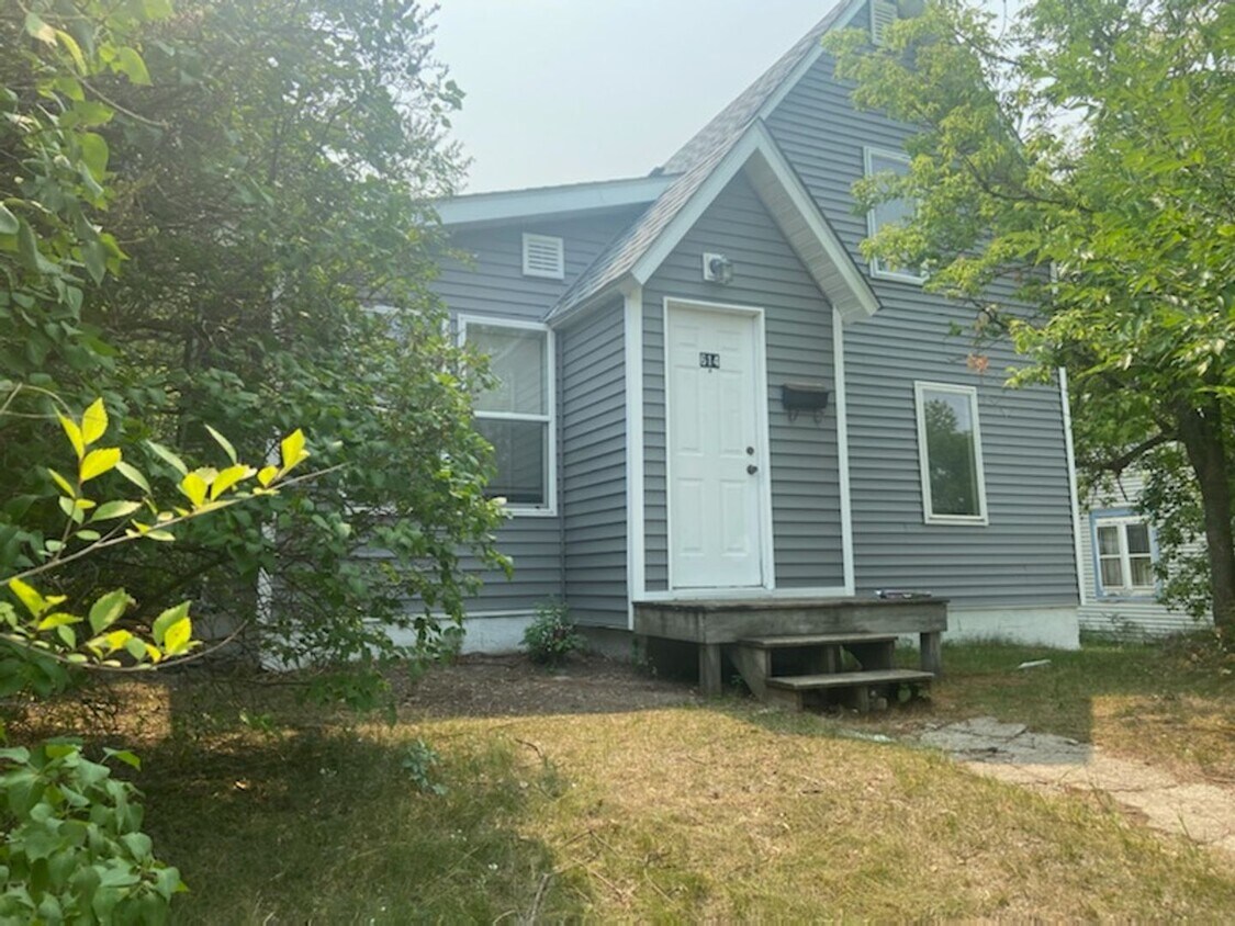 Primary Photo - 4 Bedroom House