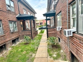 Building Photo - 120 N 6th St