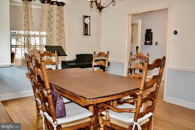 Foto del edificio - 108 Rolling Rd