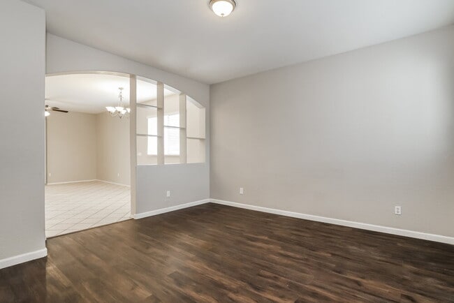 Building Photo - 11170 W Holly St