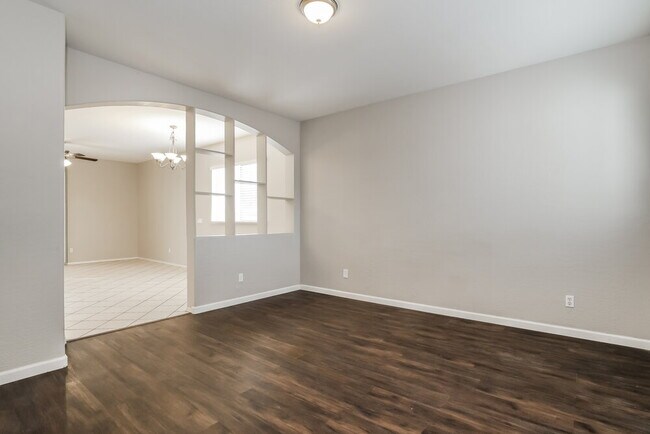 Foto del edificio - 11170 W Holly St