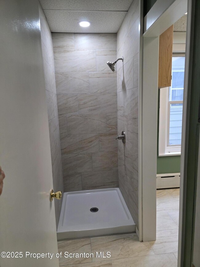 Building Photo - 444 Orchard St