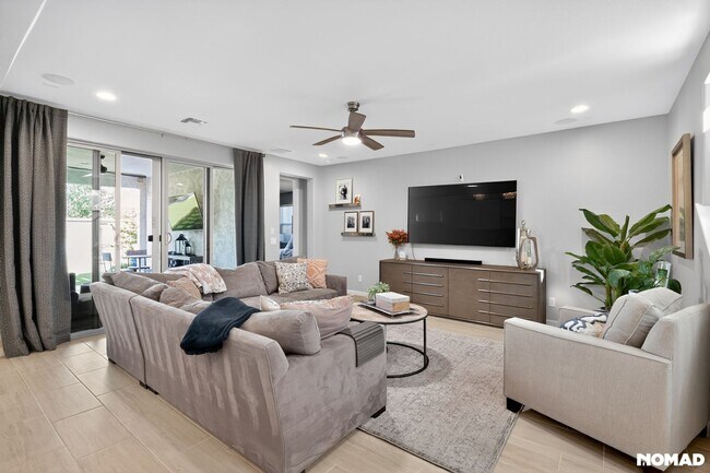 Foto del edificio - 4060 S Thistle Dr