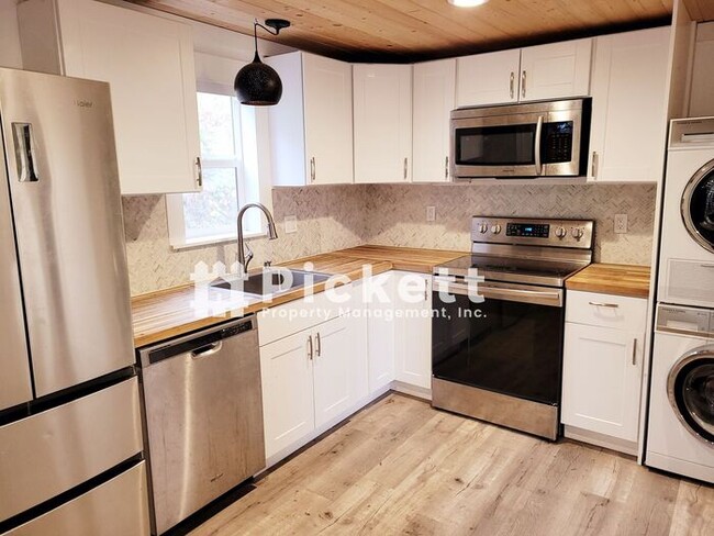 Foto del edificio - Light and Bright Tiny Home near PSNS