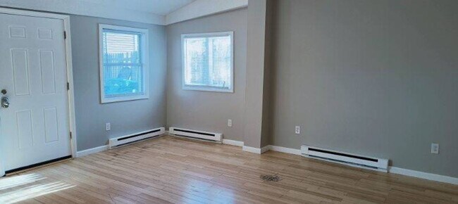 Building Photo - 21-25 Ferry St