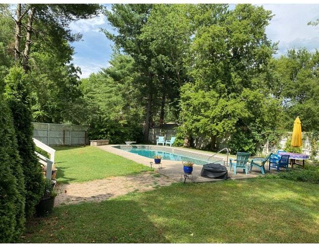 Building Photo - 2406 Spaulding Cir