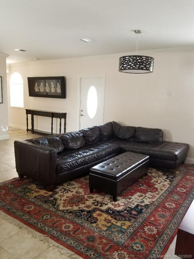Foto principal - 1695 SW 11th St