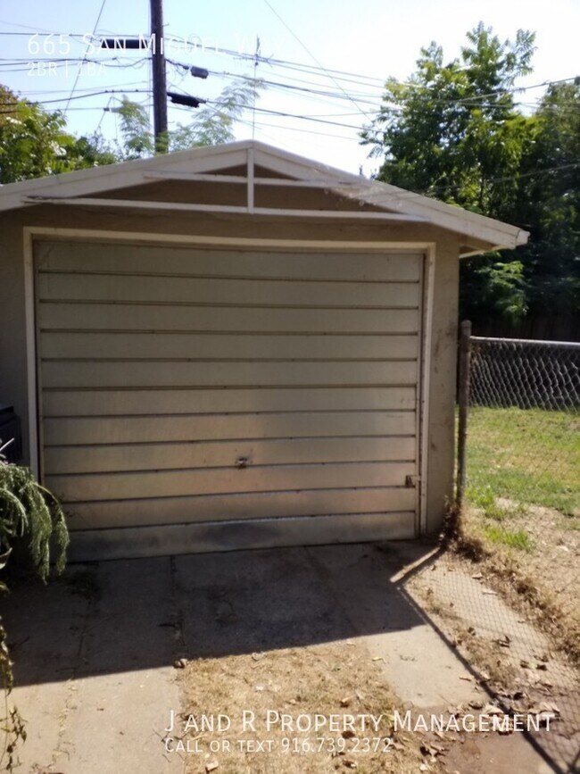 Building Photo - 2 bedroom in East Sac