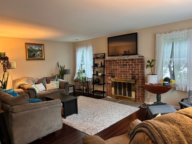 Foto del edificio - 276 Stone Ridge Dr