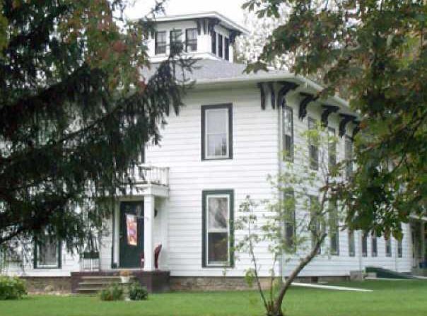 Primary Photo - 41 Browns Ave