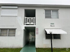 Building Photo - 1521 NW 43rd Ave