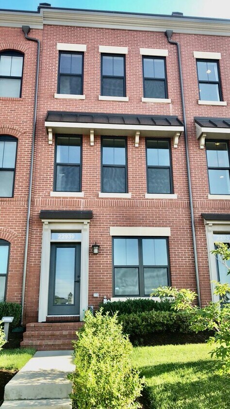 Primary Photo - 22939 Sullivans Cove Sq