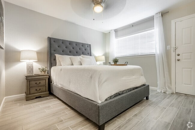2 habitaciones, 2 baños, 1000 pies cuadrados (2 baños) - 600 Nottingham