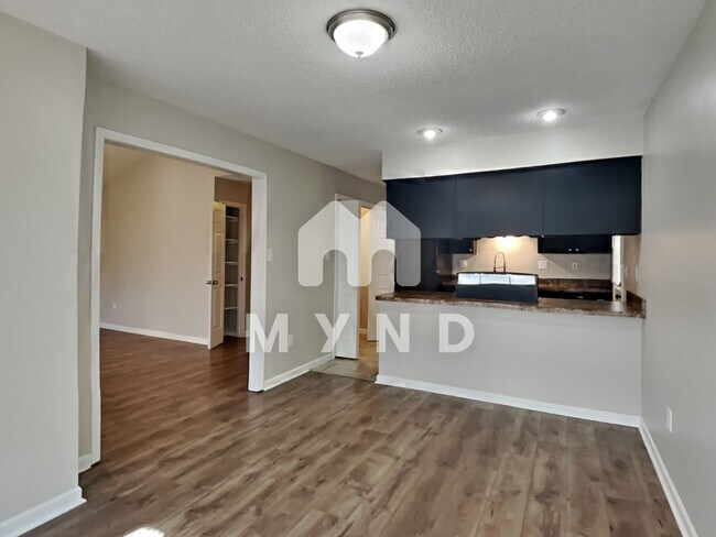 Building Photo - 3422 Laurelwood St