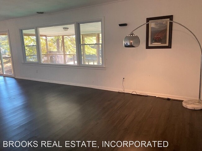 Building Photo - 3 br, 1 bath House - 7250 Canal Street