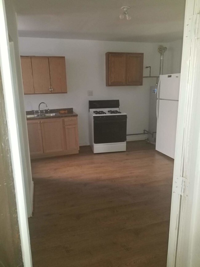 Kitchen - 1720 S Racine Ave