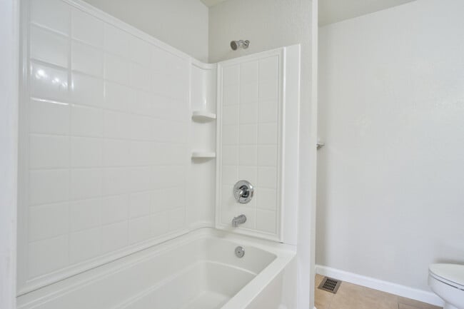 Building Photo - 4490 SW 49th Ave
