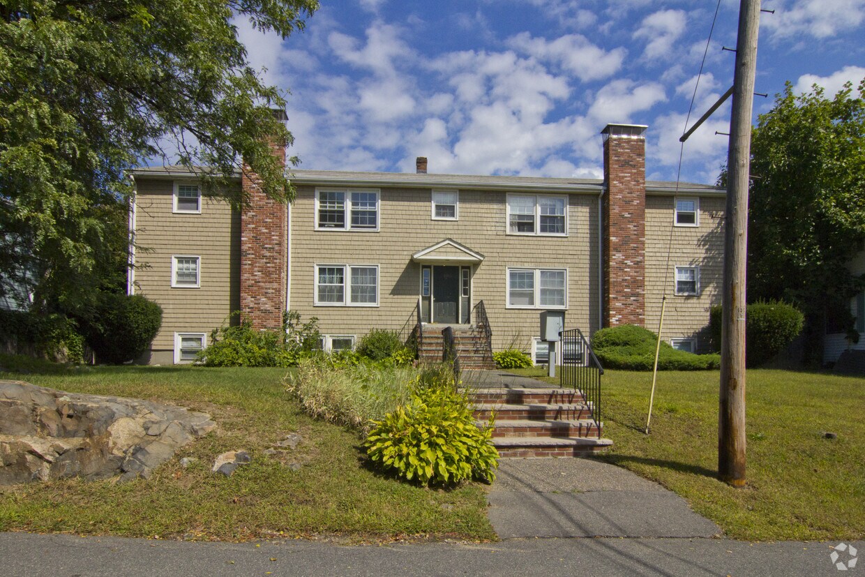19 Vine St, Marblehead, MA 01945 Apartments in Marblehead, MA
