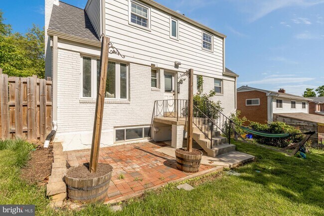 Building Photo - 3111 63rd Pl